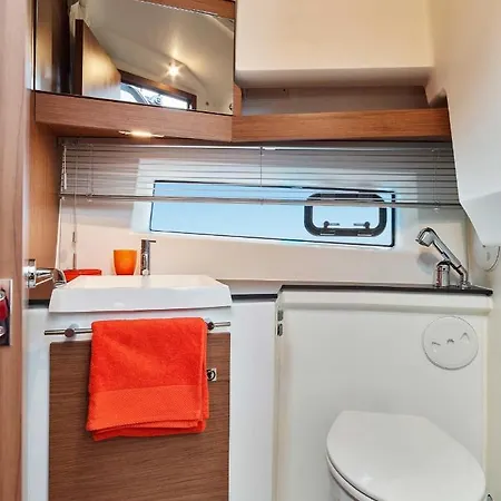 Une Nuit Insolite Sur Un Magnifique Bateau - Boat Paradise